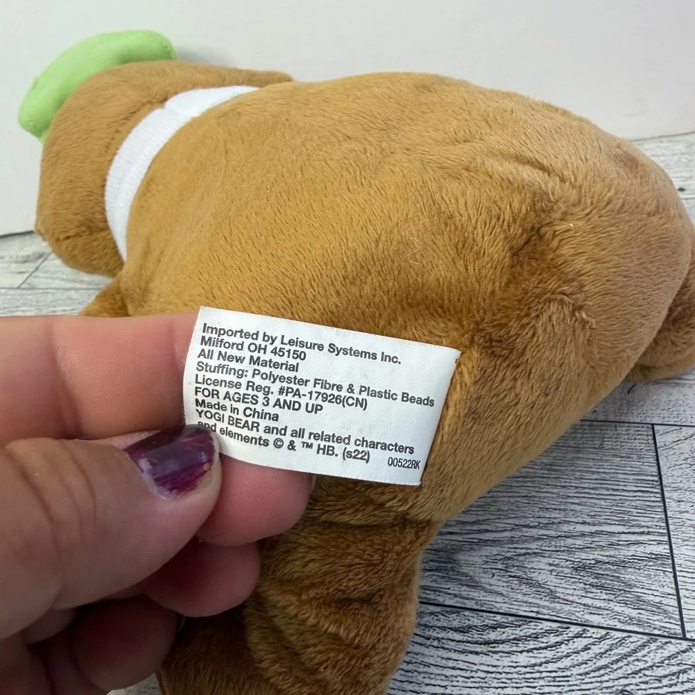 Yogi Bear Plush Stuffed Animal Hanna-Barbera Brown Green Hat Tie 9.5 inch